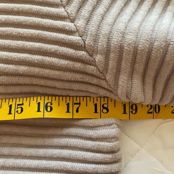 Varley Talbert Ribbed Knit Cropped Sweater Size XS - Picture 6 of 9
